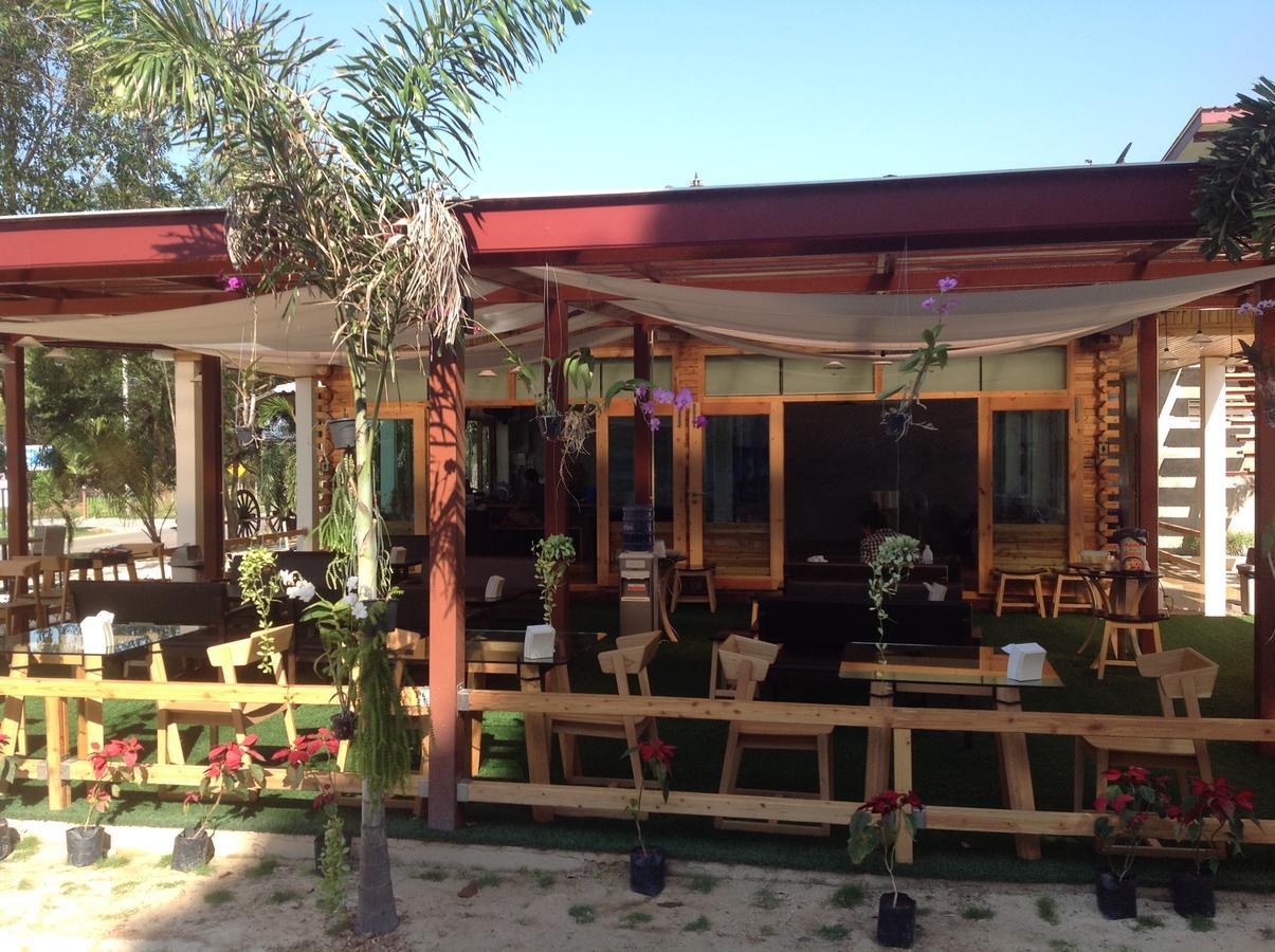 Check In And Chill Out Hotel Ban Laem Sok Ngoại thất bức ảnh