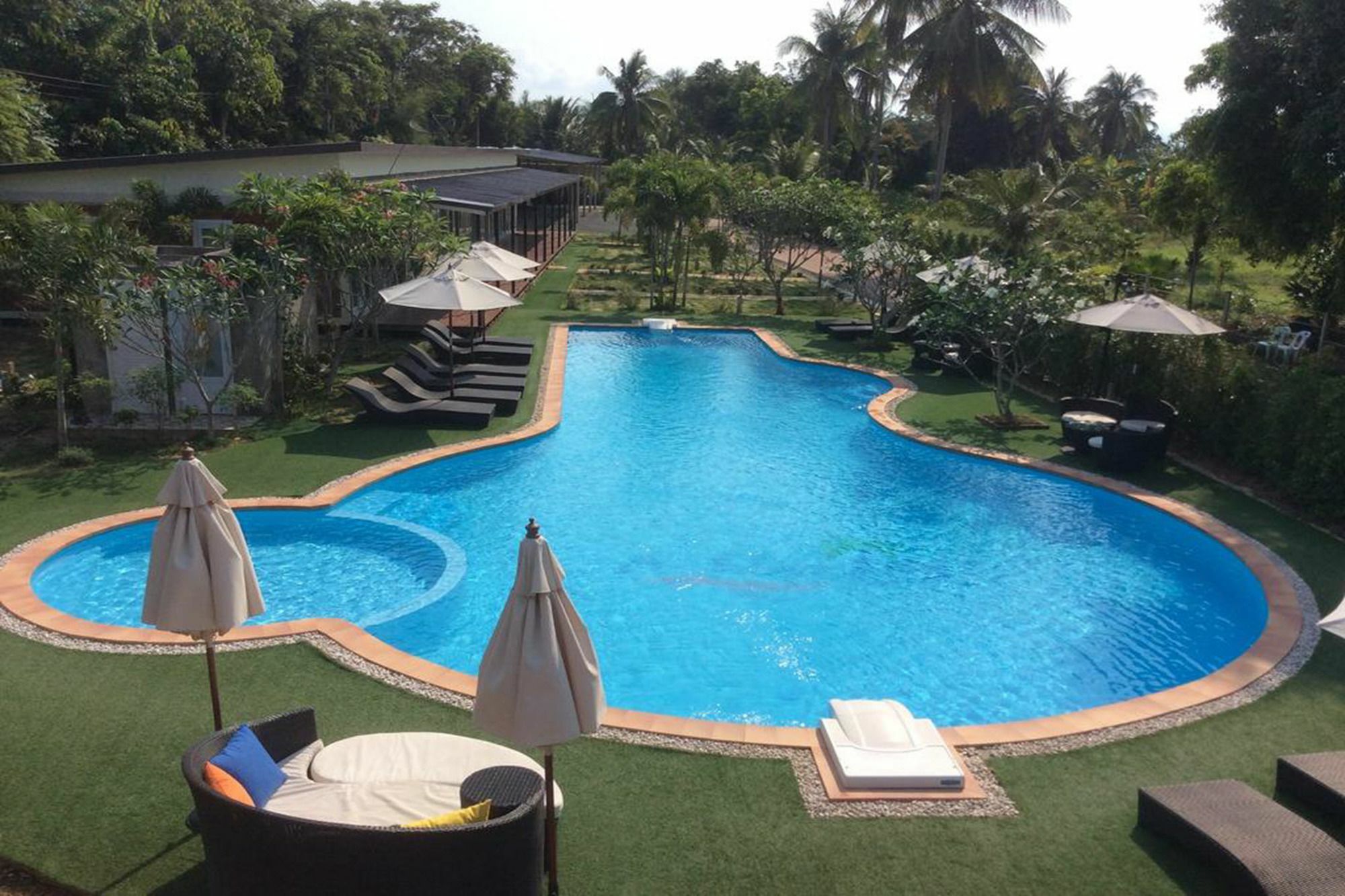 Check In And Chill Out Hotel Ban Laem Sok Ngoại thất bức ảnh