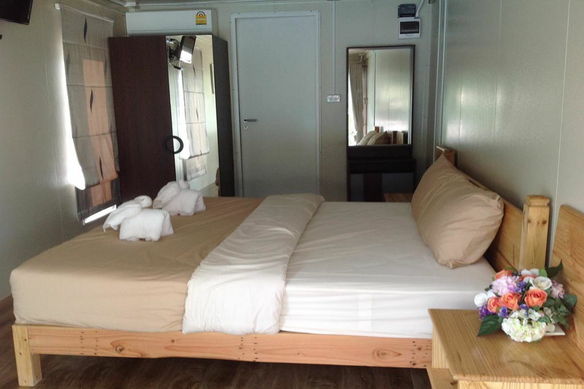 Check In And Chill Out Hotel Ban Laem Sok Ngoại thất bức ảnh