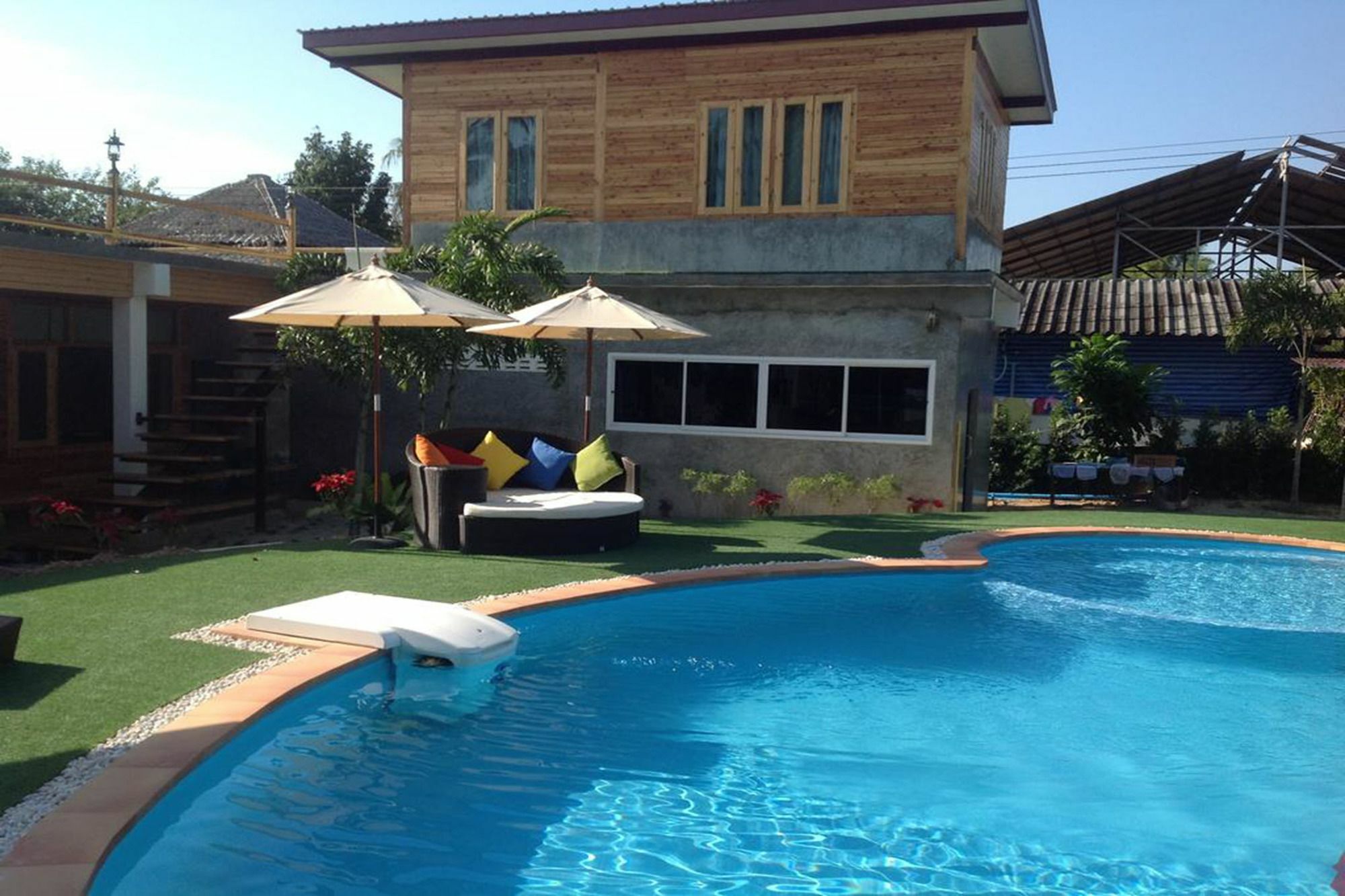 Check In And Chill Out Hotel Ban Laem Sok Ngoại thất bức ảnh